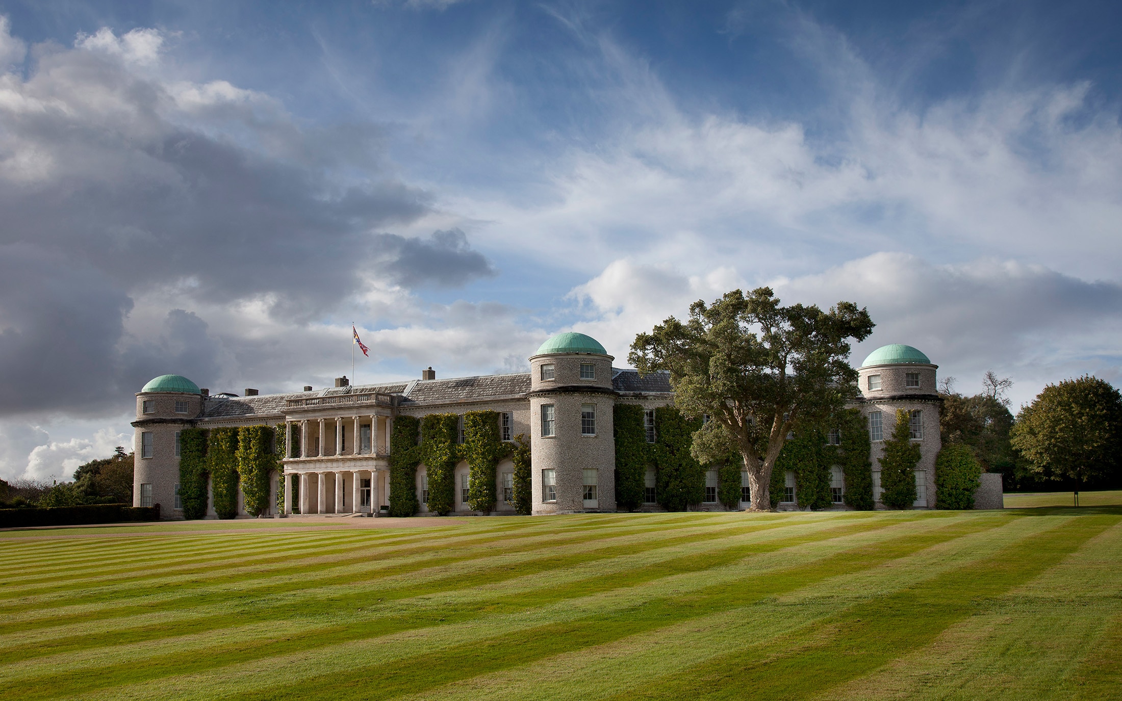 travel guide west sussex